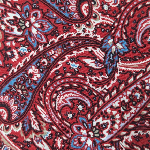 Lands' End Red Paisley 3/4 Sleeve Lightweight Jersey V-neck Top M 10-12 - Picture 6 of 13